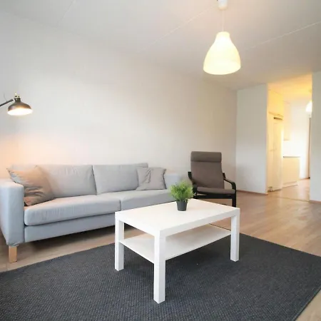 Huoneisto Spacious For 4 With Sauna